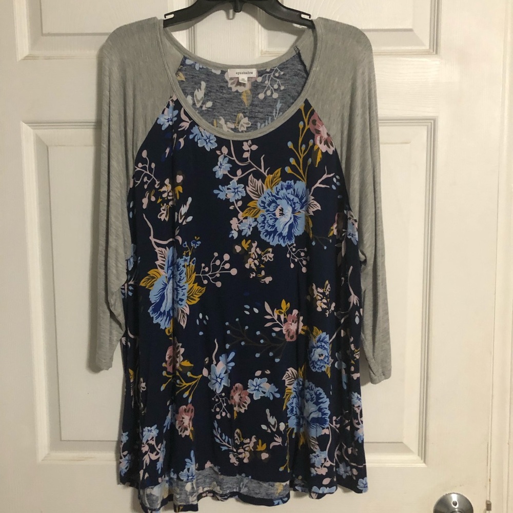 Eyeshadow shirt